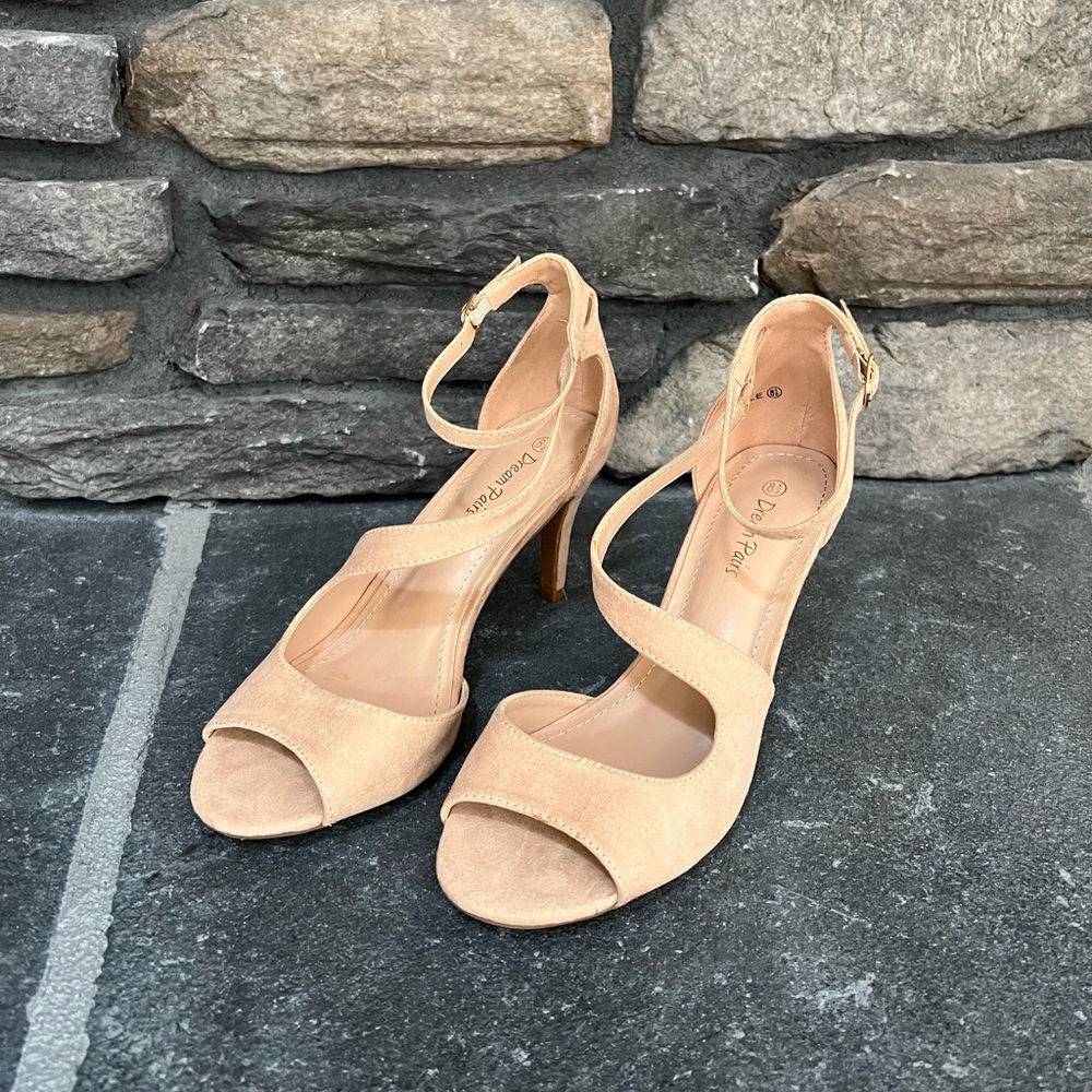 Dream Pairs Stylish Open Toe Strappy Heels size 8.5